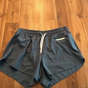 Like NEW Vuori Athletic Shorts M
